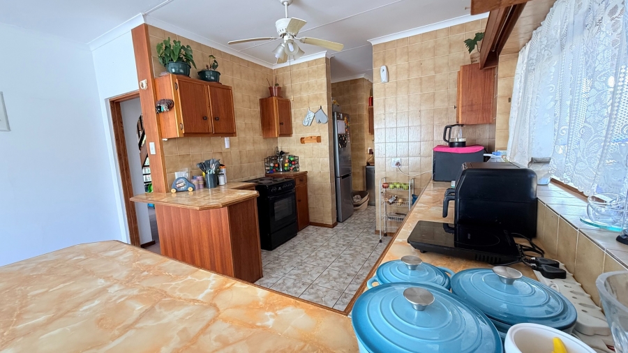To Let 3 Bedroom Property for Rent in Heiderand Western Cape